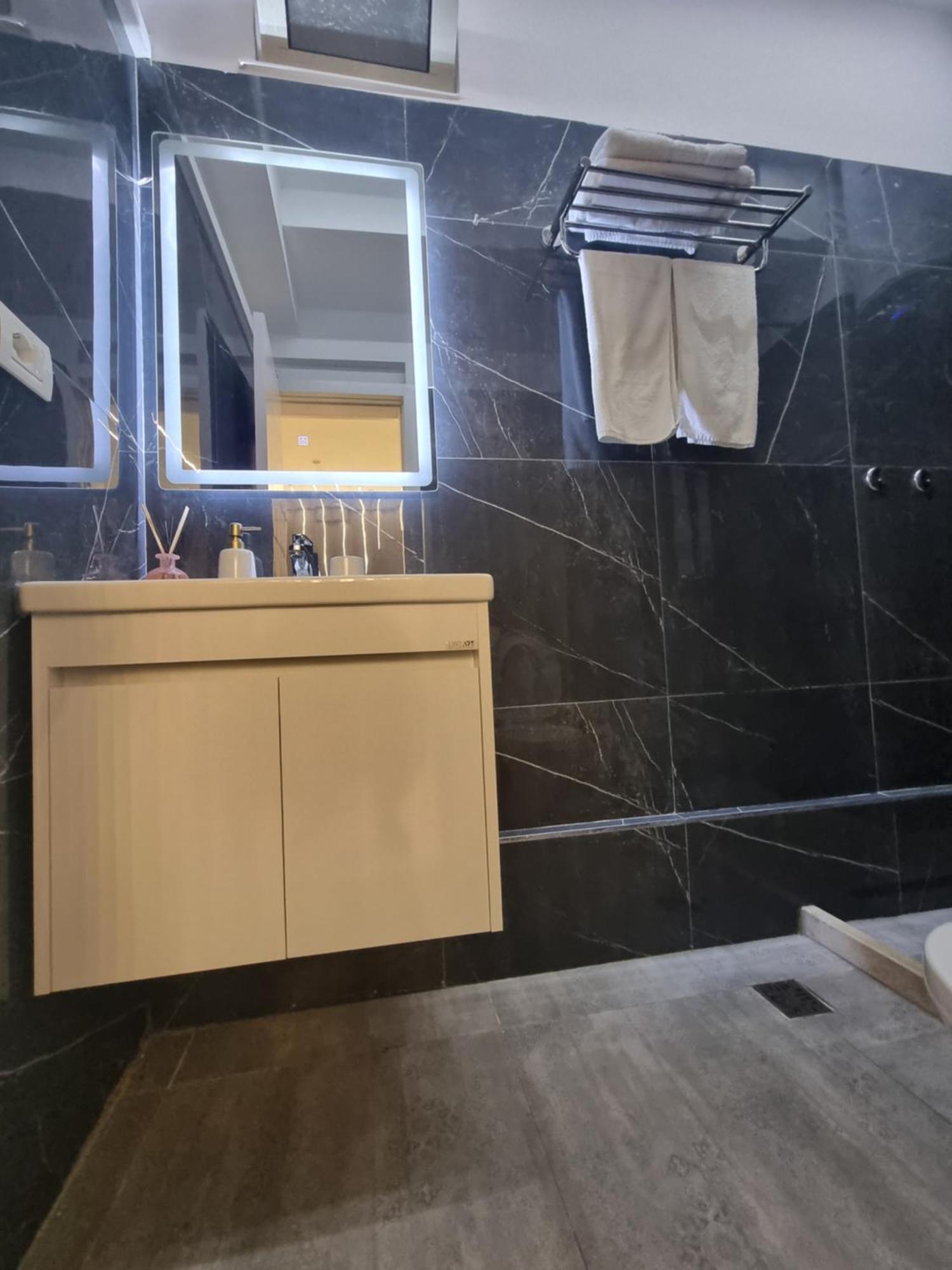 Mon Prive Apartment Tirana Bagian luar foto